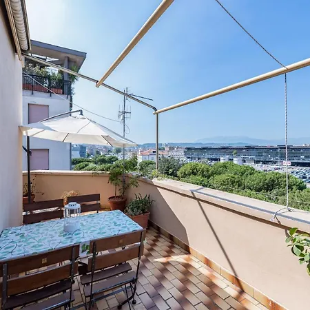Apartment Station Terrace Near The Sea *
