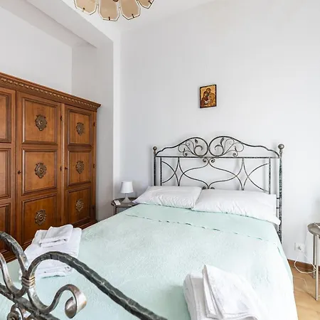 Апартаменты Station Terrace Near The Sea