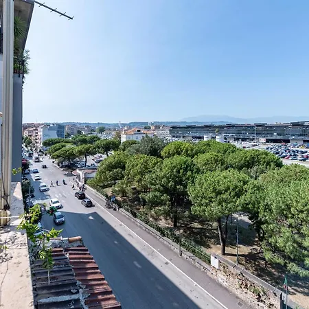 Apartment Station Terrace Near The Sea